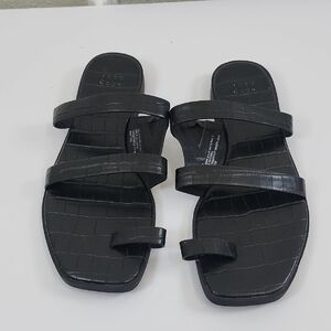 A New Day Women  Black Crocodile Style Slippers  Sandals  Size 7
